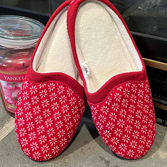 Women’s Slippers by Lands’End - Picture 1 of 12